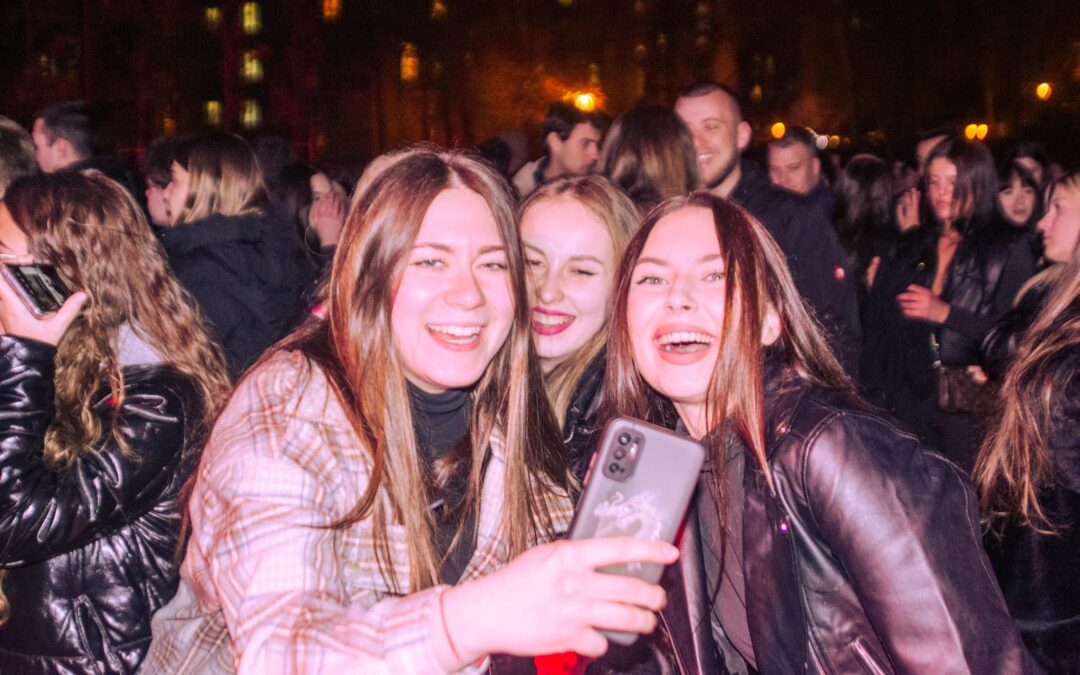 Wieczorne zabawy podczas Wielkiego Grillowania- fotorelacja